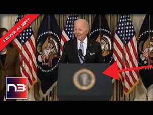 Read more about the article Everyone Just Noticed the Weird Thing Biden Did to the Presidential Seal