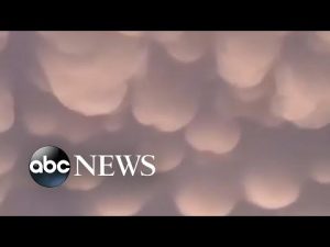 Read more about the article Mammatus clouds roll across Oklahoma sky
